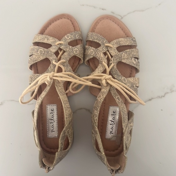 Nurture Gladiator Tan Snakeskin Strappy Sandals Size 6.5 - Picture 2 of 5